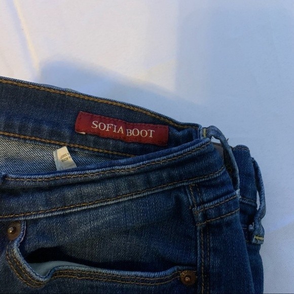 Sofia Boot Cut Lucky Brand Jeans. Size 29 or Size 8. Dark Wash. - Picture 5 of 6